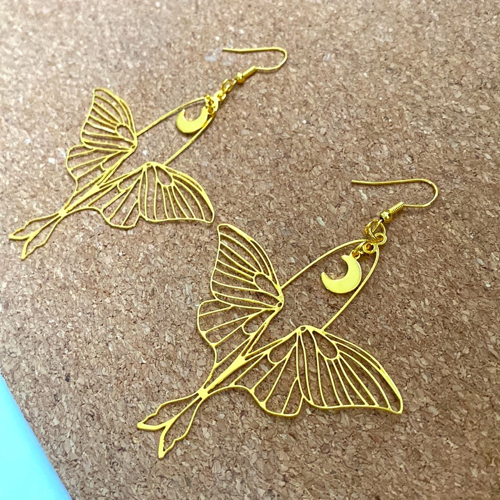 Vintage Moth Earrings 🌙